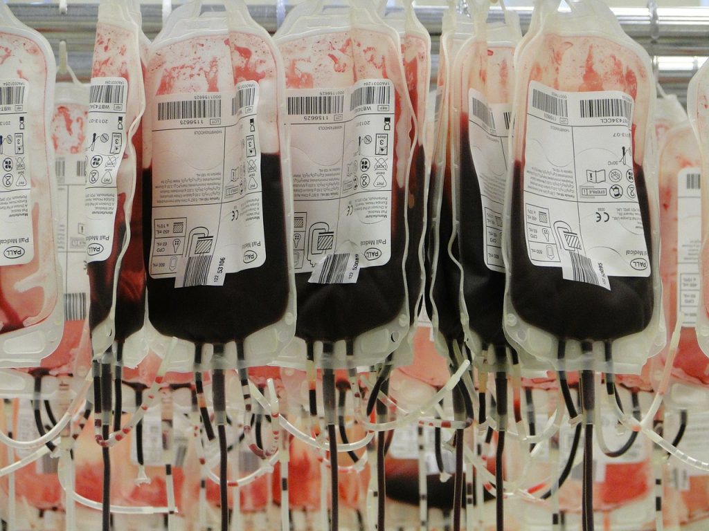Blut spenden heißt Leben retten, denn in Deutschland werden täglich ca. 80 000 Blutkonserven benötigt. Bildquelle: pixabay.de
