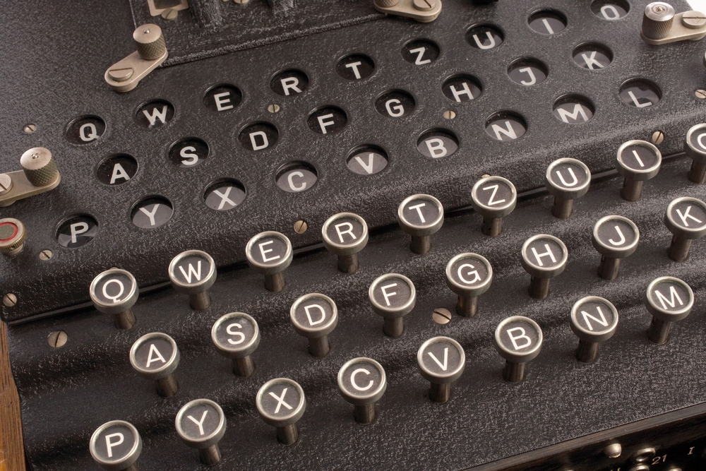 Die Enigma - brisante Nachrichten rätselhaft verschlüsselt. Quelle: Shutterstock.com