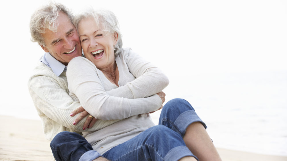 Sich rundum wohlfühlen und die kleinen Alltagsbeschwerden hinter sich lassen, dabei kann Cannabidiol oder auch CBD durchaus helfen. Bildquelle: Shutterstock.com