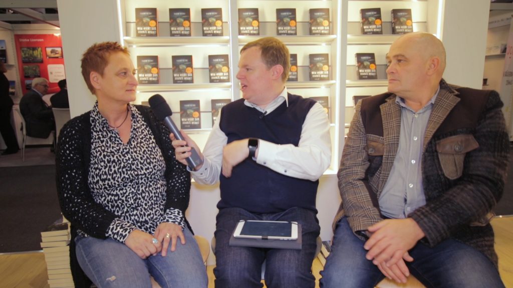 Einblicke in die Welt eines Autorenpaares - die Krimispezialisten Sabine Klewe und Martin Conrath. Bildquelle: 59plus GmbH