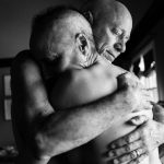 Am Ende ihres Lebens. Das Ehepaar Howie and Laurel Borowick hätte sich in ihrer 34-jährigen Ehe nie vorstellen können gleichzeitig die Diagnose Krebs im Endstadium zu erhalten. New York, März 2013. Foto: © Nancy Borowick