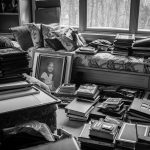 Ein Kapitel wird geschlossen. Das Haus, in dem Laurel und Howie mit ihren drei Kindern gelebt haben, wird verkauft. Bilder und Fotografien erinnern an ein Leben, das reich und voller Liebe war. New York, Februar, 2015. Foto: © Nancy Borowick