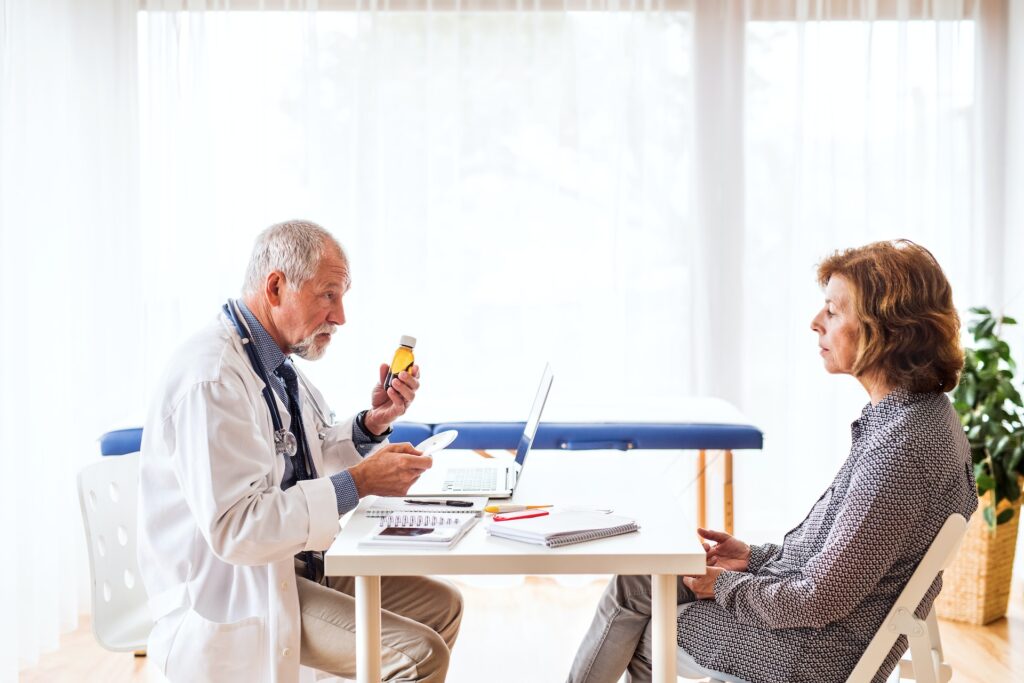 Die Empfehlung bzw. Verordnung für ein MRT erfolgt in der Regel durch den behandelnden Arzt. Bildquelle: © Getty Images / Unsplash.com