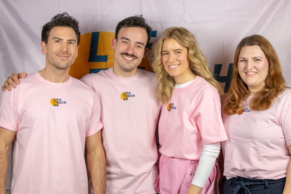 Das LifeTeachUs Team möchte jungen Menschen praxis- und lebensnahe Bildung vermitteln. Bildquelle: © LifeTeachUs.org