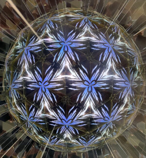 I-KaleidoSphäre. Wunderwerk der Optik.