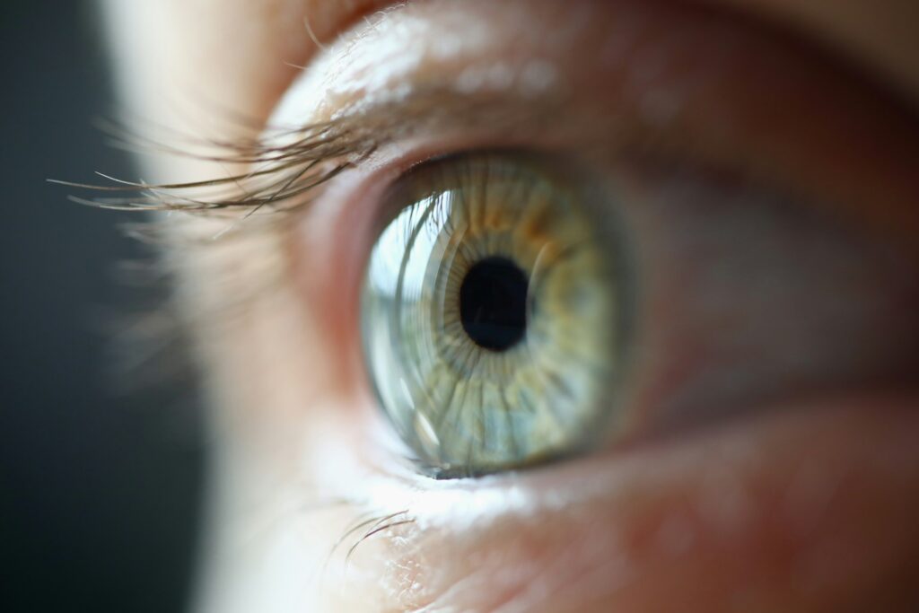 Das Auge ist eines unserer wichtigsten Sinnesorgane und daher will eine Augenlaserbehandlung natürlich wohl überlegt sein. Bildquelle: © Getty Images / Unsplash.com