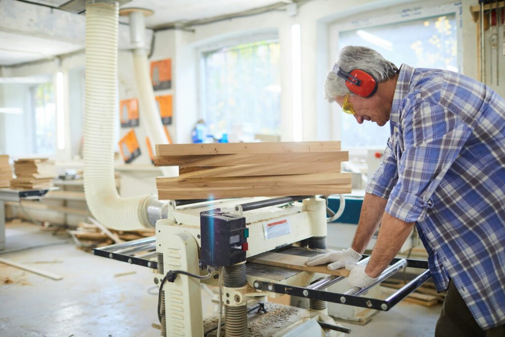 Mit der sog. Aktivvrente schafft der Gesetzgeber die Möglichkeit seine gesetzliche Rente aufzustocken. Bildquelle: © Getty Images / Unsplash.com