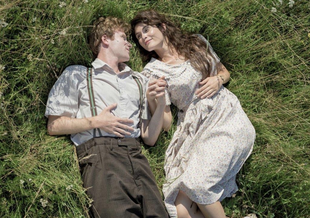 Die Geschichte der Liebe: Leo (Derek Jacobi) und die junge Alma (Sophie Nélisse) treffen in New York aufeinander. Quelle: © 2017 PROKINO Filmverleih GmbH